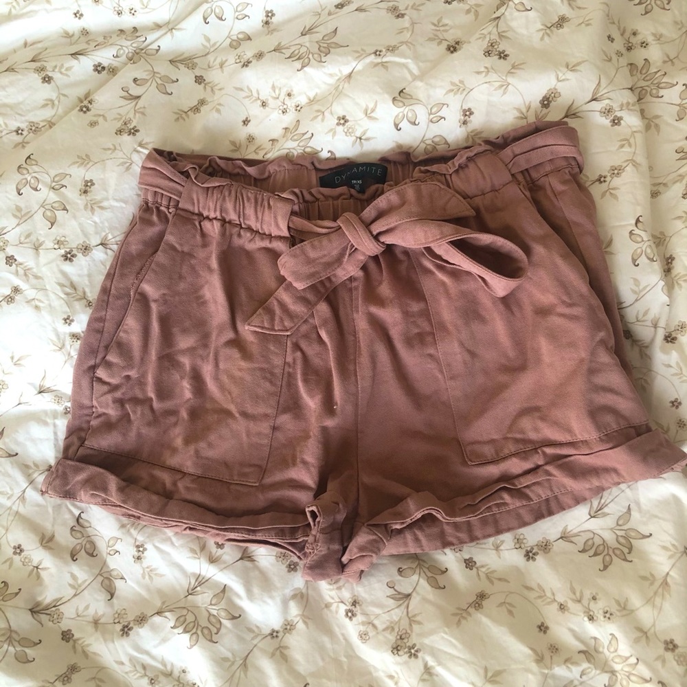 Dynamite dusty rose paper bag shorts in xs